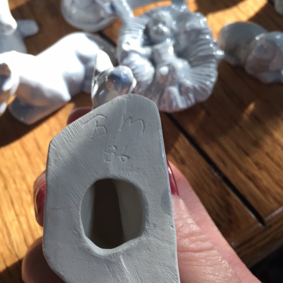 Gorgeous Pale Blue Ceramic Nativity Set - Picture 5 of 6